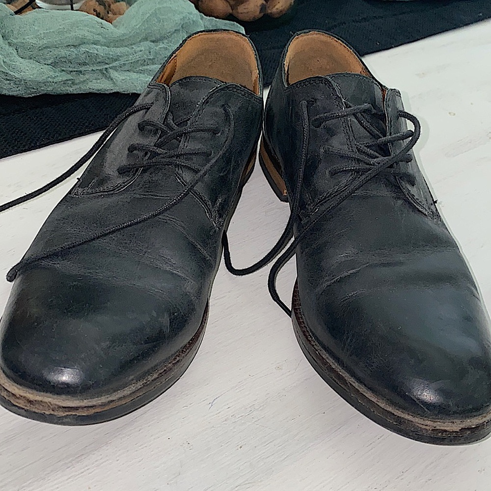 Clarks Men’s 8.5 Black Leather Shoes